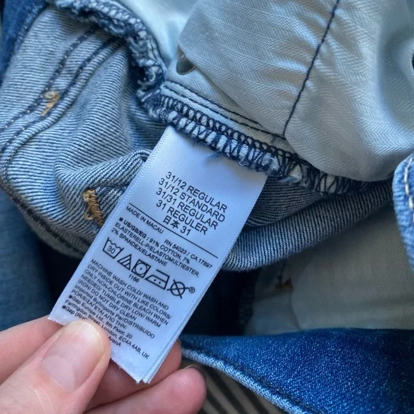 NWT - GAP - Mid Rise Baby Boot Jeans - Size 31/12 - Picture 10 of 11